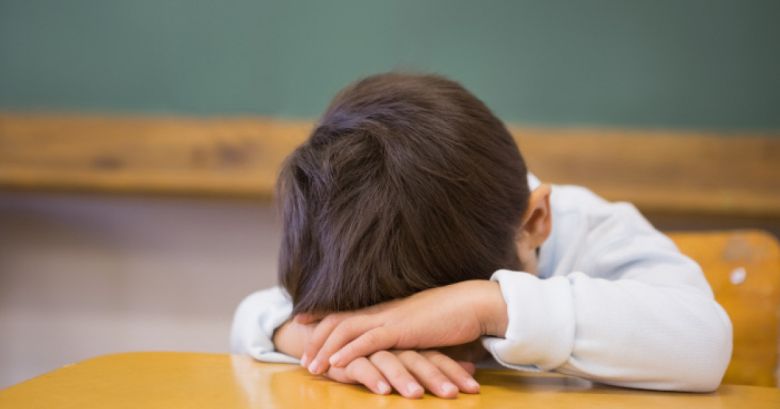 Alumnos de una escuela sufren descomposturas por falta de descanso