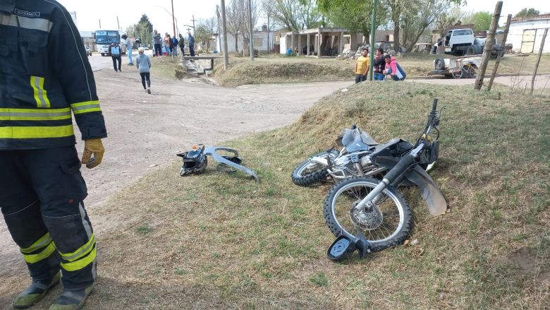 Berrotarán: accidente entre un automóvil y una motocicleta