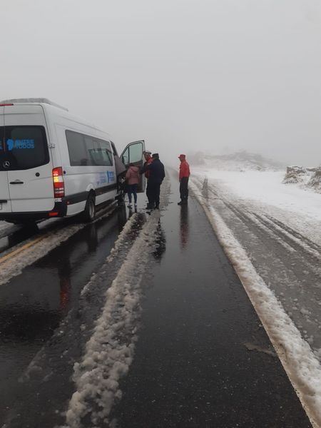 Nieve en las Altas Cumbres: Se tuvo que asistir a turistas 