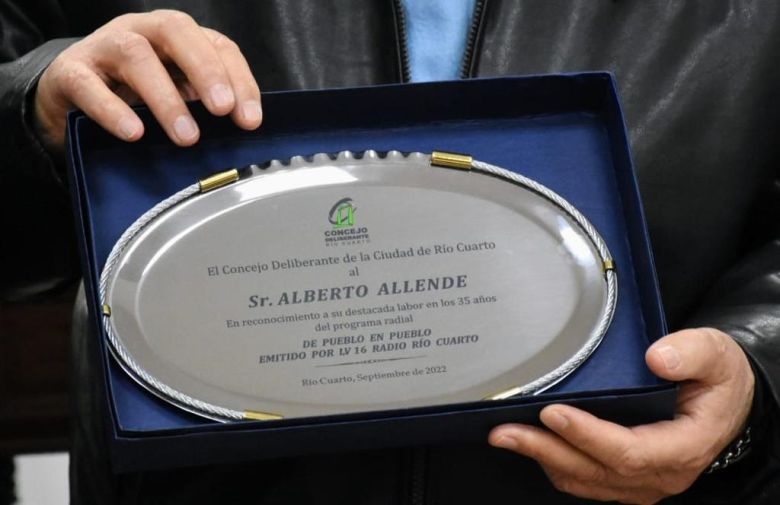 Alberto Allende fue declarado Personalidad Destacada por su programa "De Pueblo en Pueblo"