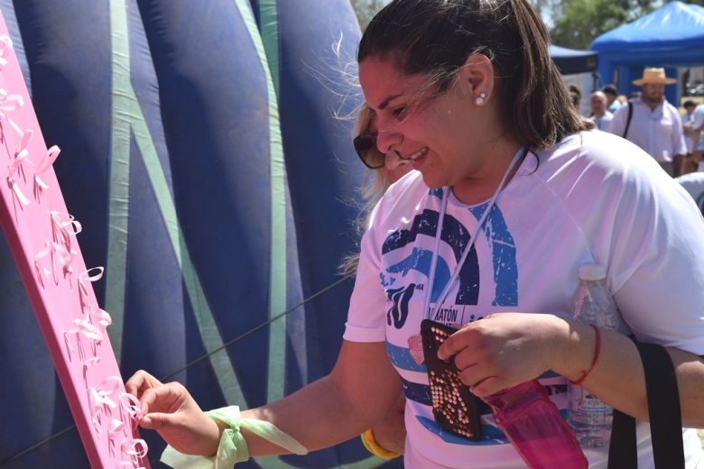 Córdoba Rosa realizó una jornada de concientización en la maratón del Instituto Medico Río Cuarto