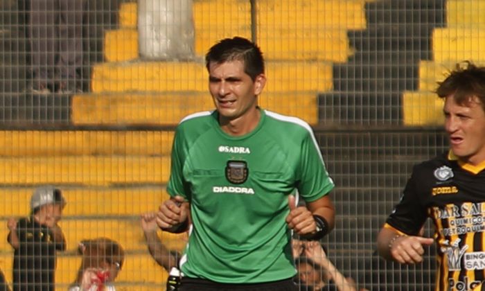 José Carreras, el árbitro para Estudiantes- Riestra