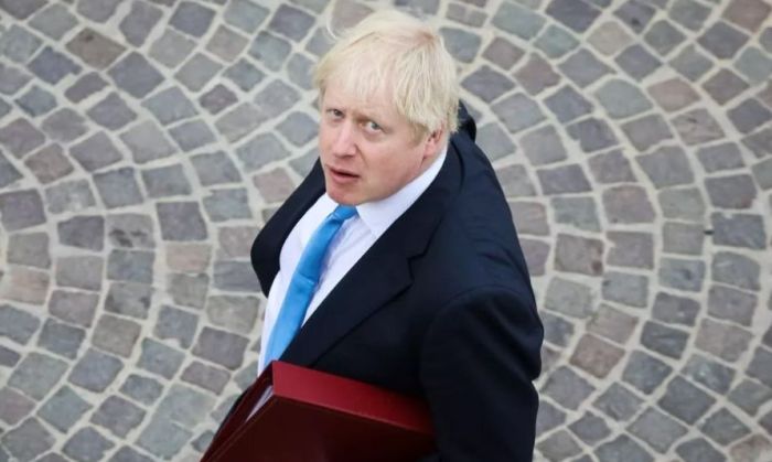 Boris Johnson regresó al Reino Unido y suena para suceder a Liv Truss