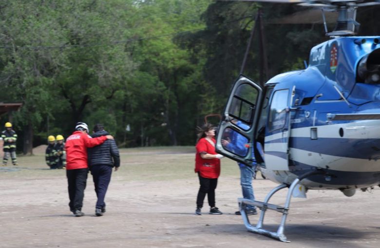 Operativo en el Cerro Champaquí: rescatan a dos contingentes con niños