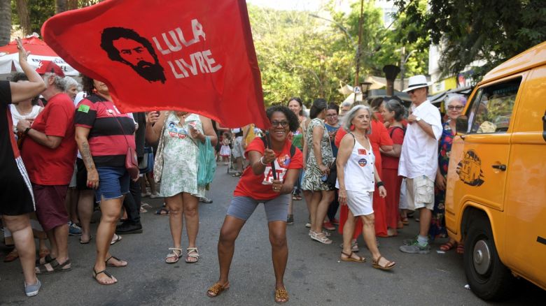 Comenzó el histórico balotaje entre Lula y Bolsonaro