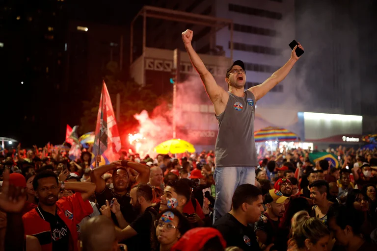 LV16 testigo del triunfo de Lula como nuevo presidente de Brasil 