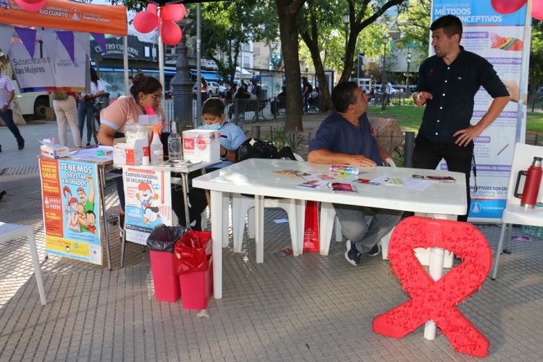 Río Cuarto: se realizaron testeos gratuitos de HIV y Sífilis en  plaza Roca