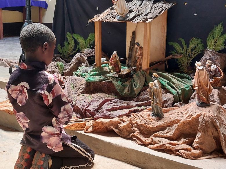 Furor en Tanzania por 'La Scaloneta': ovacionaron a un cura de San Luis que trabaja en una misión pastoral