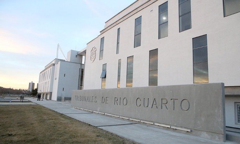 Un jóven violentó el alambrado perimetral del edificio de Tribunales Río Cuarto