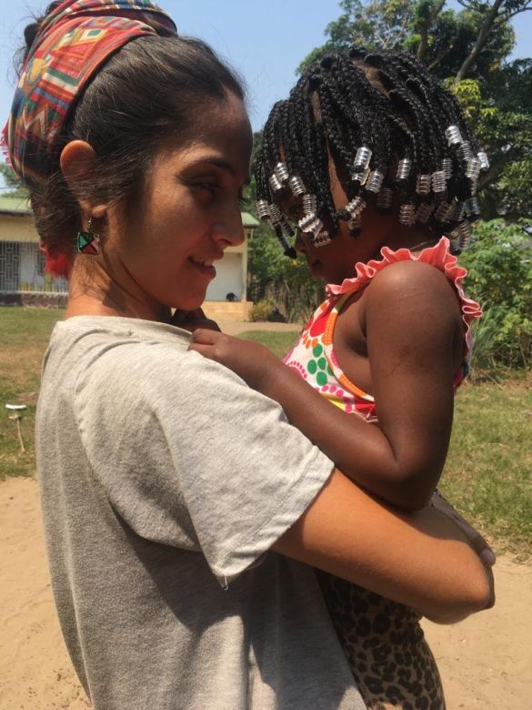 Es de Canals y regresa a Argentina con una de las jóvenes que acompaña en el Congo