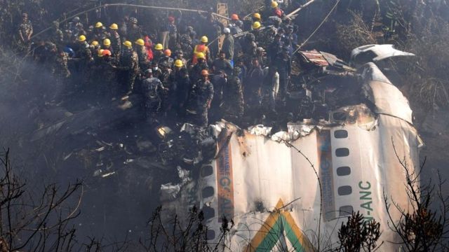 Al menos 68 muertos al estrellarse un avión cuando iba a aterrizar en Nepal