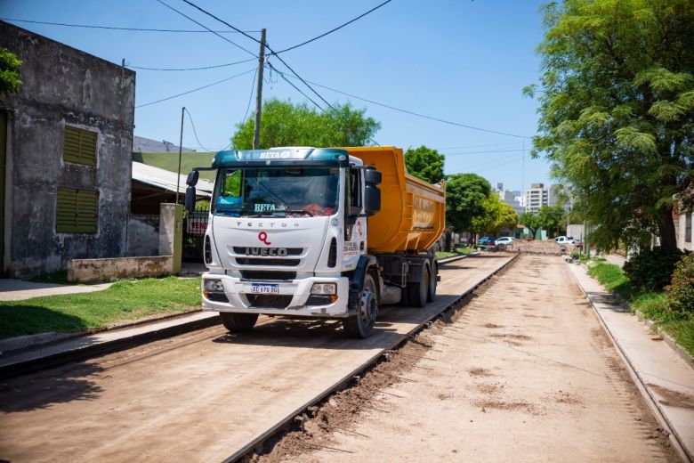 Comenzaron los trabajos de pavimentación en barrio Lomitas de Oro