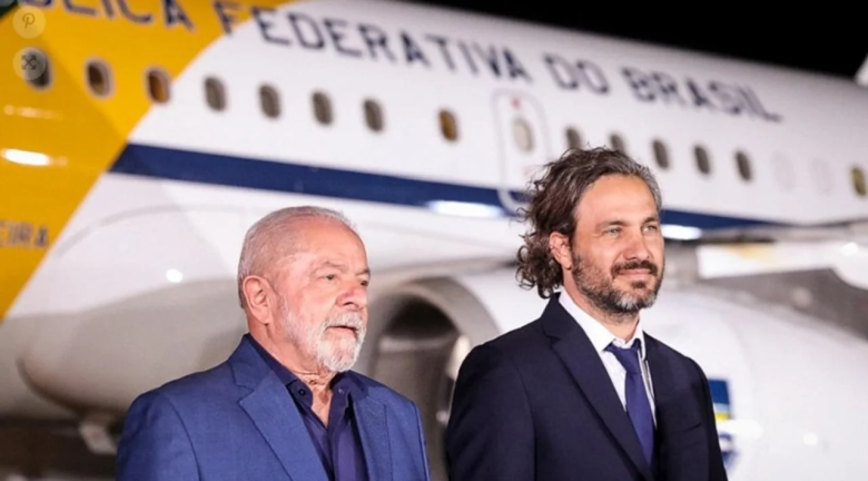 Cumbre de Celac: Lula da Silva arribó a Argentina