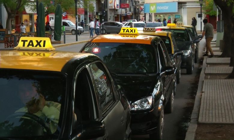 Taxistas reclaman porque se quitó la tradicional parada de Colón y Constitución