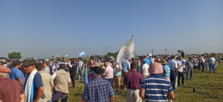Multitudinaria protesta del campo en Villa Constitución 
