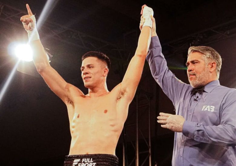 Boxeo: Adrián Sasso se coronó campeón latino CMB