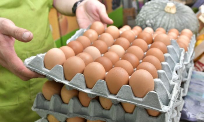 El maple de 30 huevos llegó a  $1.300