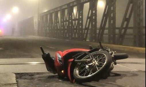 Un motociclista falleció en un accidente en el Puente Carretero