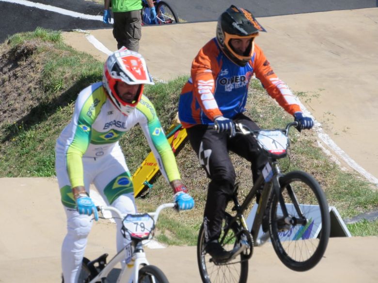 BMX: Pilotos de Deportes Río Cuarto ganaron en el comienzo del Campeonato Argentino