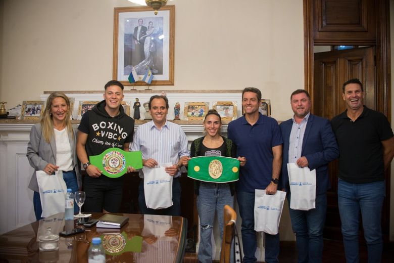 El Intendente recibió a los campeones continentales de boxeo Carla Merino y Adrián Sasso