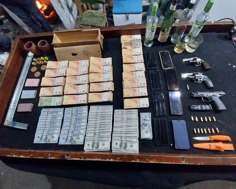 Allanaron una casa y secuestraron 8 millones de pesos de juego ilícito 
