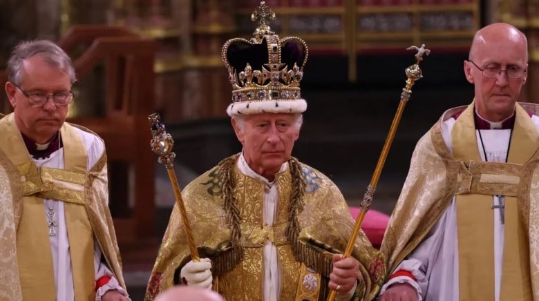 Carlos III fue coronado como rey de Reino Unido en la Abadía de Westminster