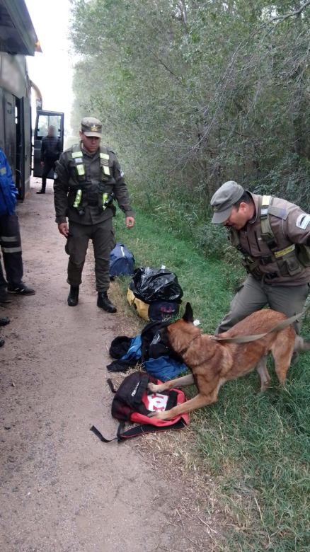 Las Higueras: Detuvieron a un pasajero con más de 5 kilos de cocaína en su mochila