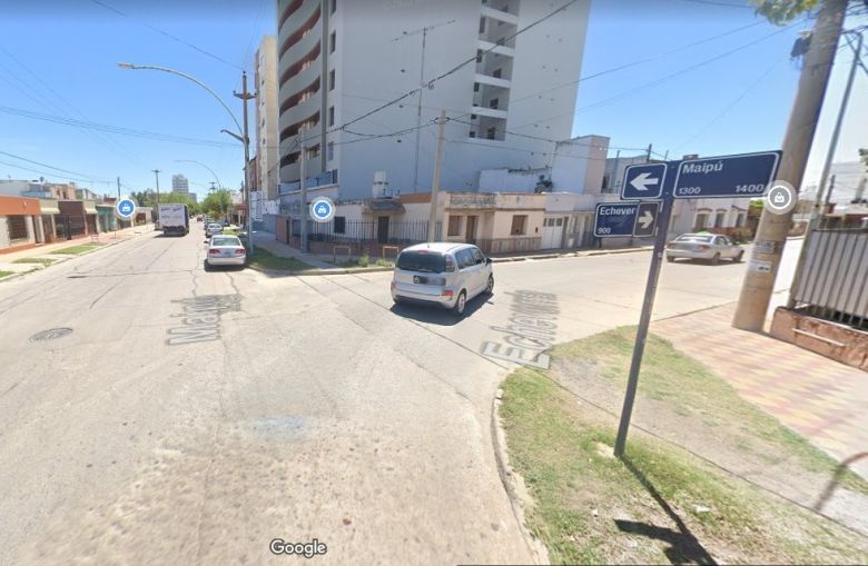 Vecinos de Maipú y Echeverría piden instalar un semáforo para evitar accidentes
