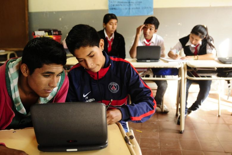 Escolaridad rural primaria: les proveen tecnologías y los docentes no están capacitados para el uso