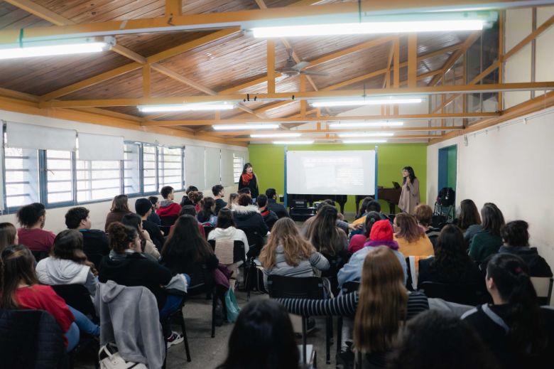 Taller sobre violencias de género con estudiantes del Conservatorio Superior de Música Julián Aguirre