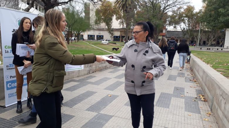 La Justicia Electoral de Córdoba capacita a los vecinos sobre la votación con boleta única