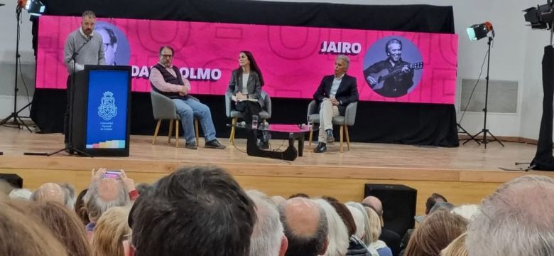 Jairo recibió el Premio Cultura 2023 en el Paseo Córdoba de la Nueva Andalucía 