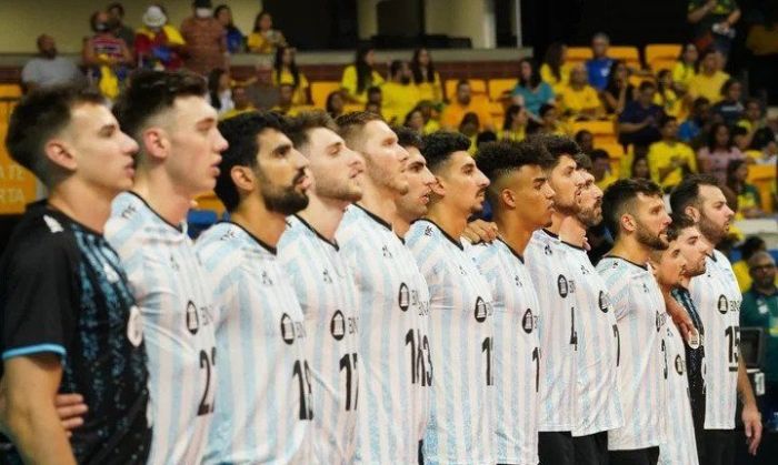 Argentina se mide ante Chile en Recife
