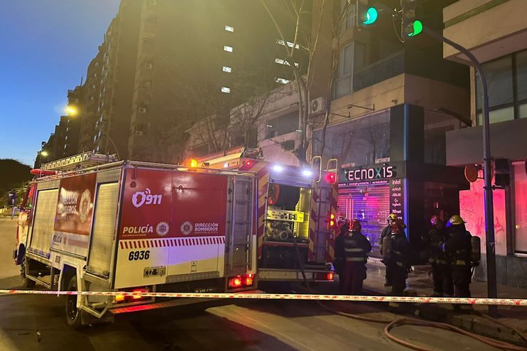 Evacuaron a 50 personas tras un principio de incendio en Nueva Córdoba