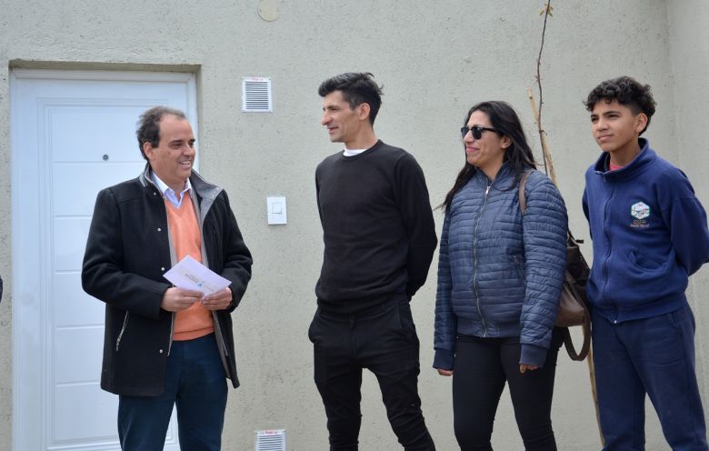 6 familias de barrio Alberdi cumplieron el sueño de la casa propia