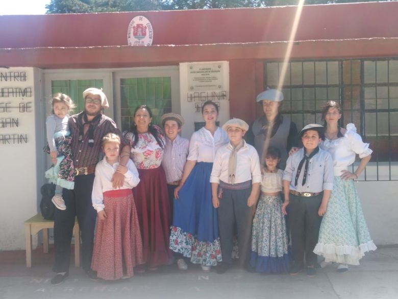 Escuelas rurales con identidad propia: el Centro Educativo de Laguna Seca cumplió 80 años