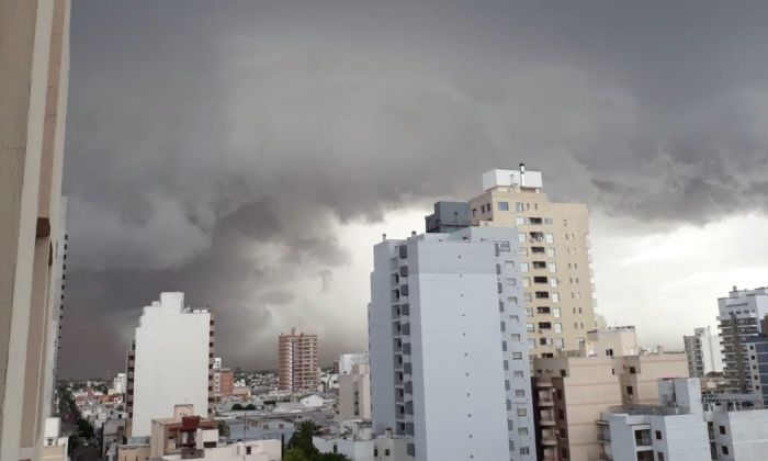 Defensa Civil advierte que se adelantó el núcleo de la tormenta prevista para esta noche