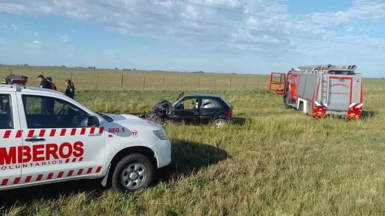 Accidente fatal en Ruta 8: murió una mujer al chocar un auto y un camión