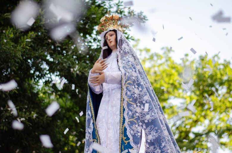 Multitudinaria procesión por el Día de la Inmaculada Concepción de la Virgen