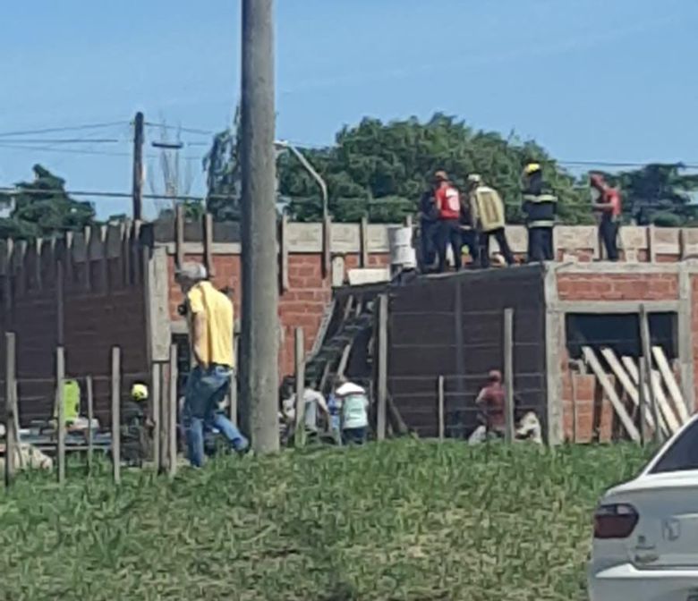 Cuatro obreros de la construcción heridos al ceder una losa en el oeste de la ciudad