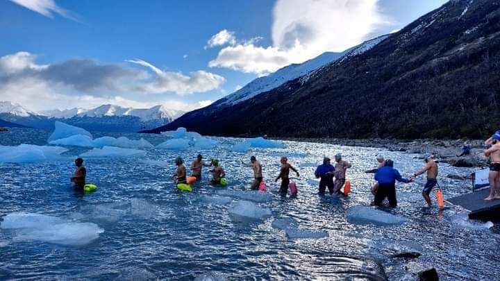Nadadores de aguas frías: “Al disfrute lo encontramos en sumergirnos sin ninguna protección térmica”