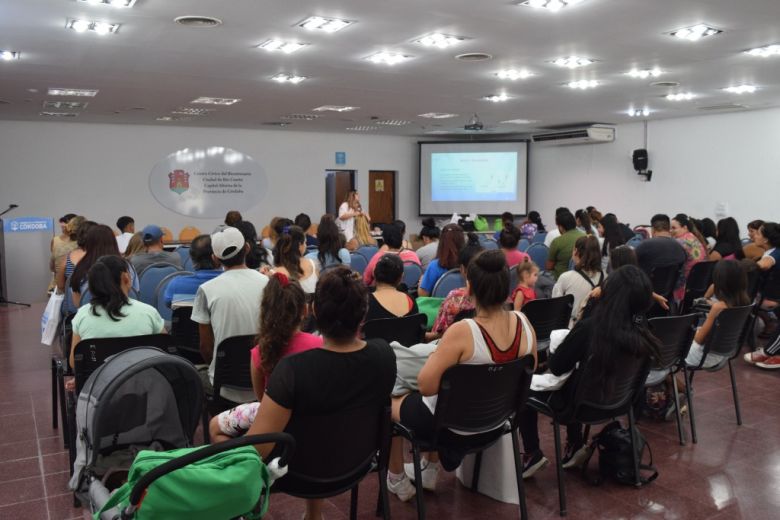 Protección del embarazo: 80 mamás recibieron su ajuar en Río Cuarto