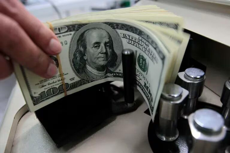 El fuerte ingreso de divisas por parte de los exportadores hizo que el dólar volviera a bajar