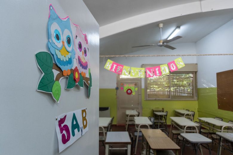 Inicio ciclo lectivo 2024: Llamosas encabezó el acto en la Escuela Mariano Moreno