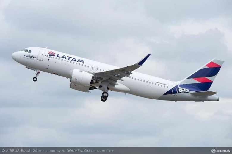 Un vuelo de Latam sufrió una falla técnica y 12 pasajeros resultaron heridos
