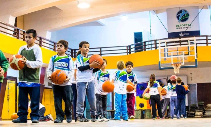 Gran comienzo de actividades en las escuelas gratuitas de formación deportiva