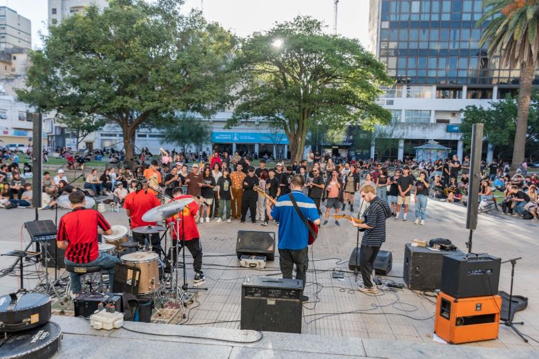 La Semana de la Memoria cerró con el Festival Todavía Cantamos en la Plaza de la Juventud