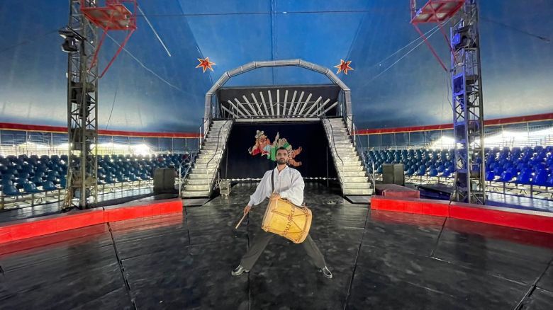 Un riocuartense fue elegido por un circo mexicano para bailar malambo