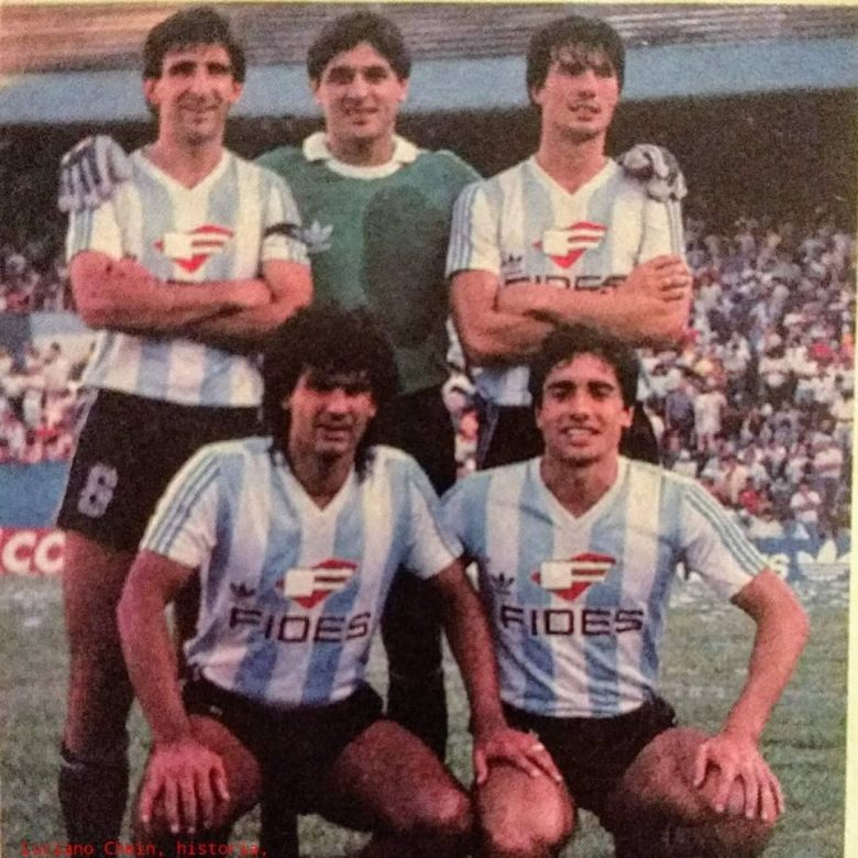 Carlos Olarán, entre la pasión por Racing y la amistad con Maradona