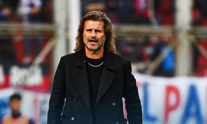 Rubén Insua dejó de ser el técnico de San Lorenzo